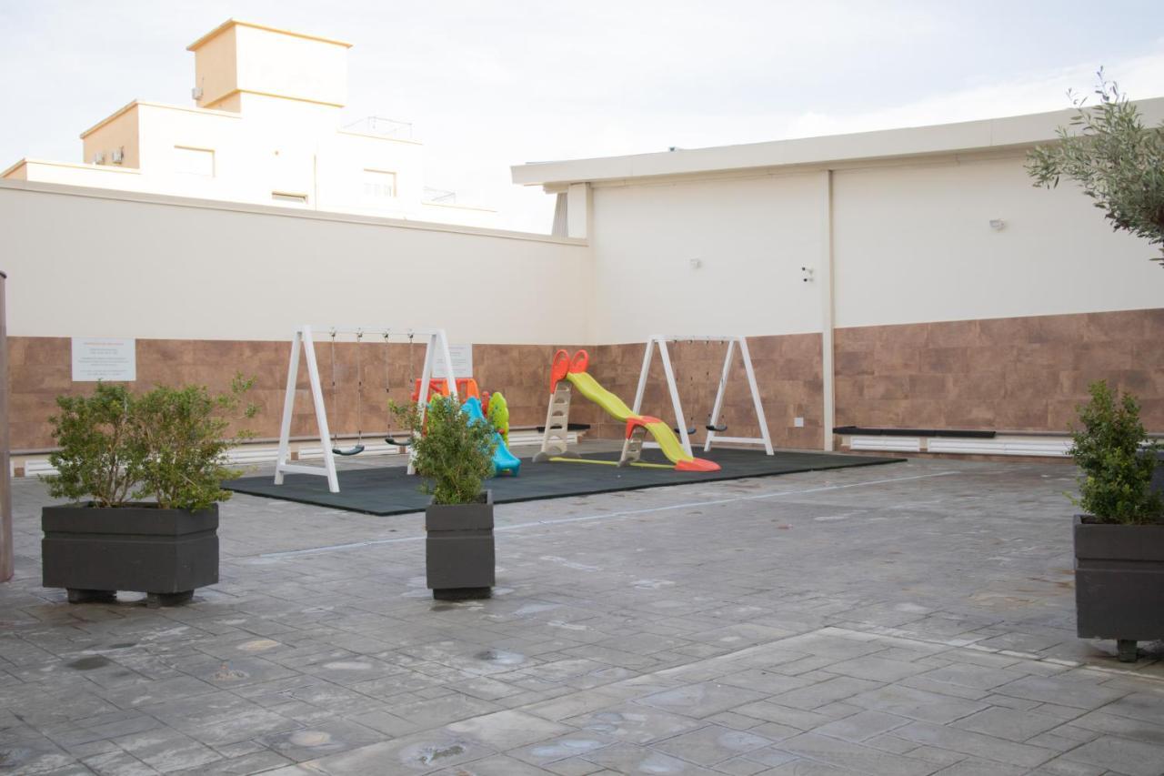 E-Twelve Apartment เนเปิลส์ ภายนอก รูปภาพ