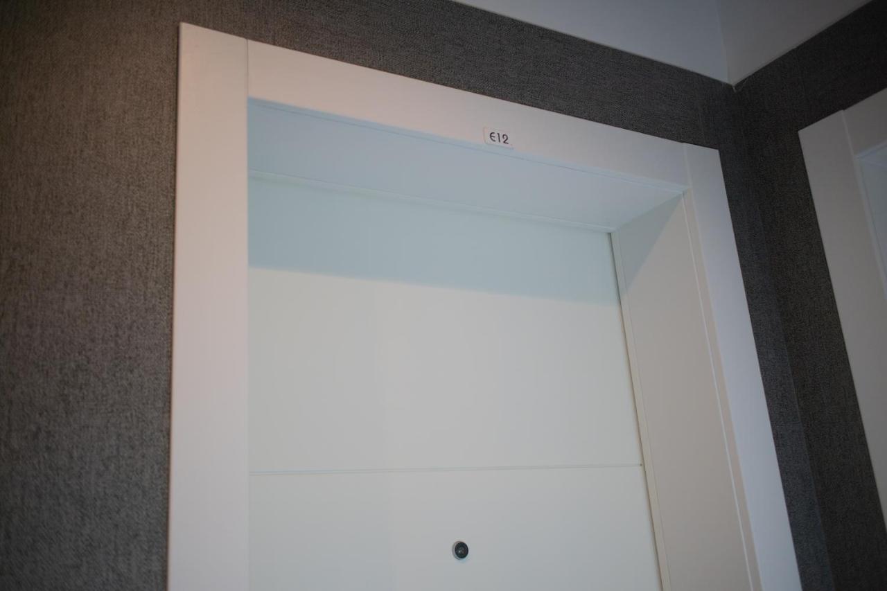 E-Twelve Apartment เนเปิลส์ ภายนอก รูปภาพ