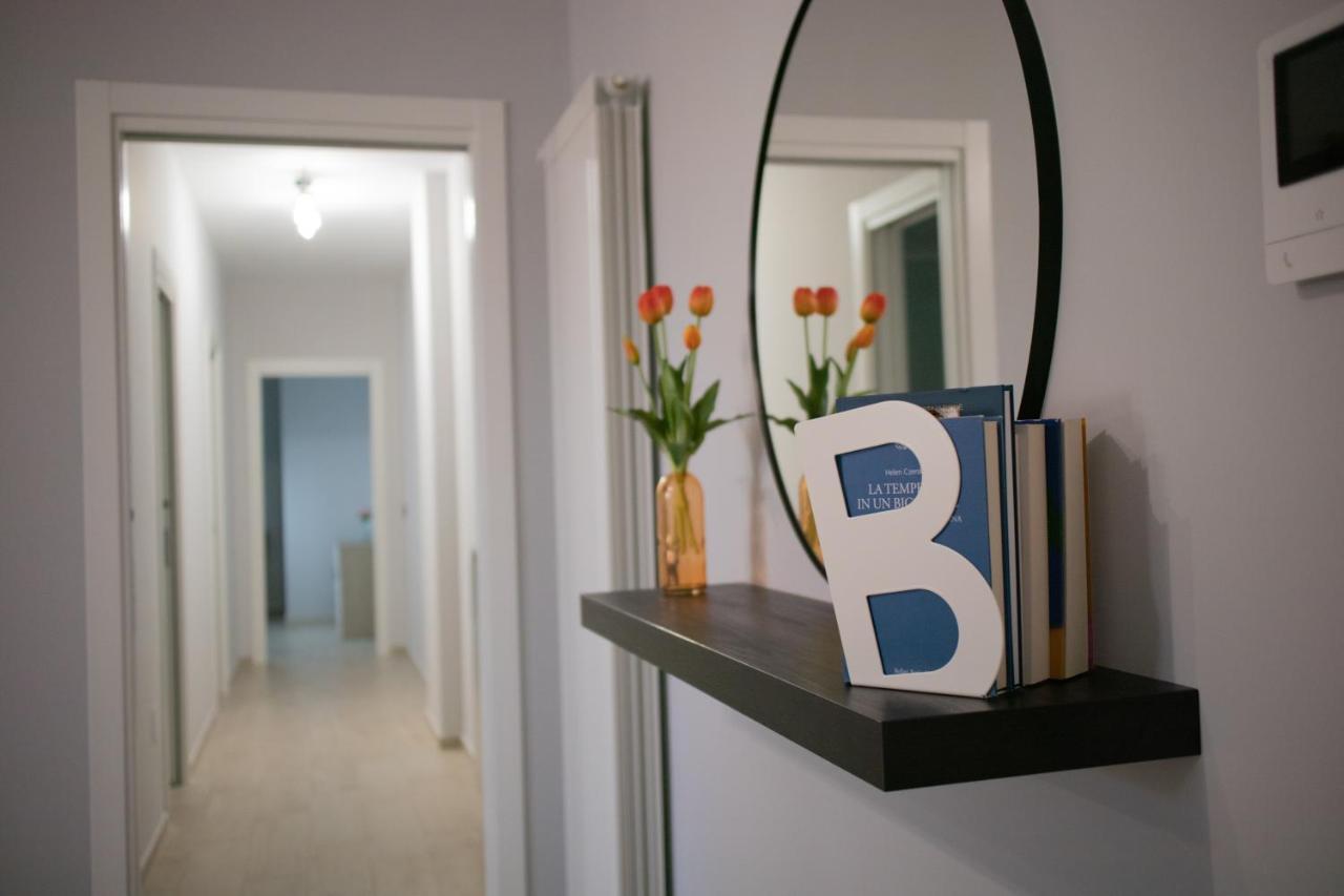 E-Twelve Apartment เนเปิลส์ ภายนอก รูปภาพ