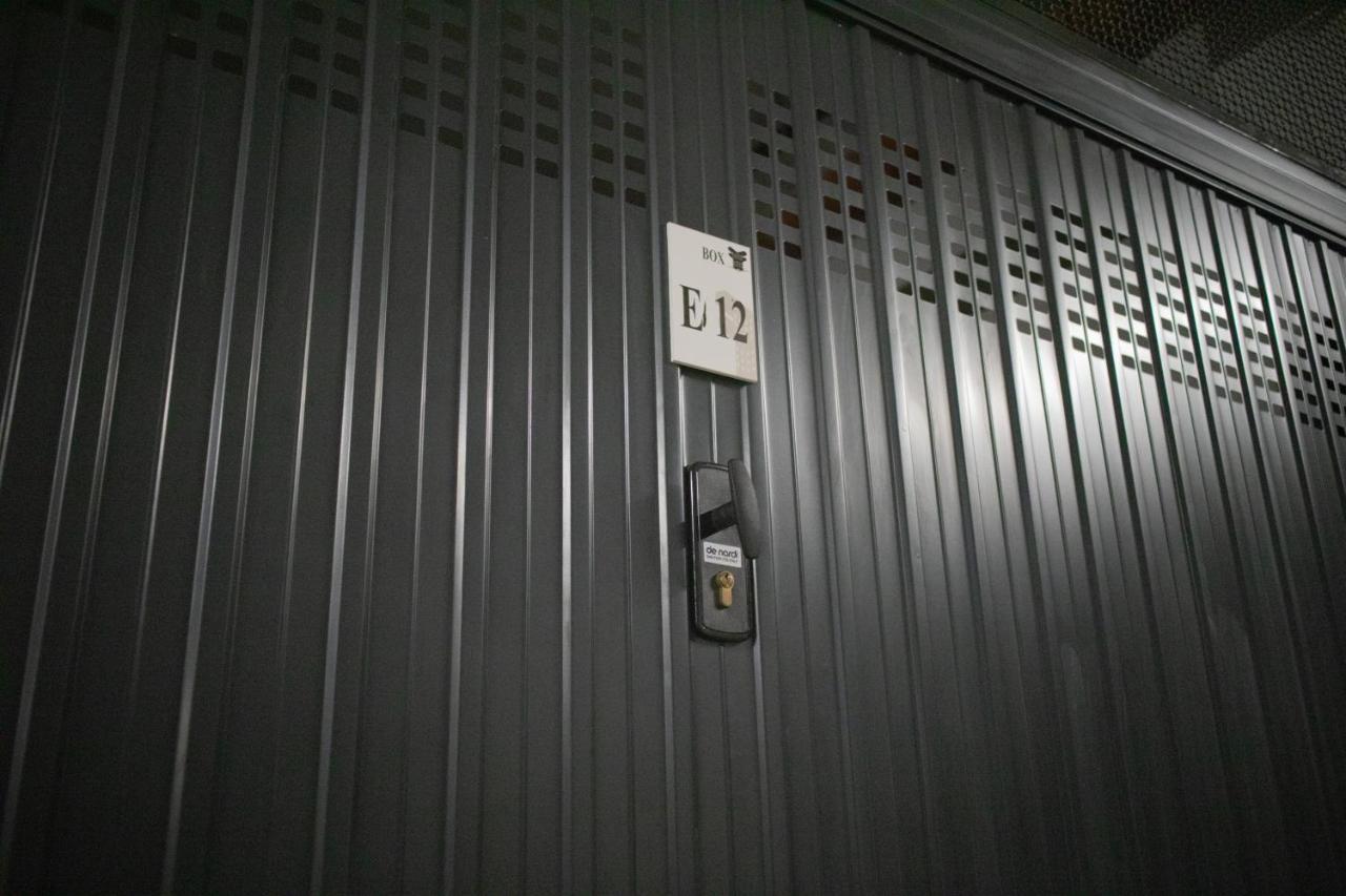 E-Twelve Apartment เนเปิลส์ ภายนอก รูปภาพ