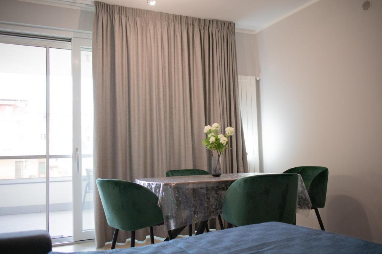 E-Twelve Apartment เนเปิลส์ ภายนอก รูปภาพ